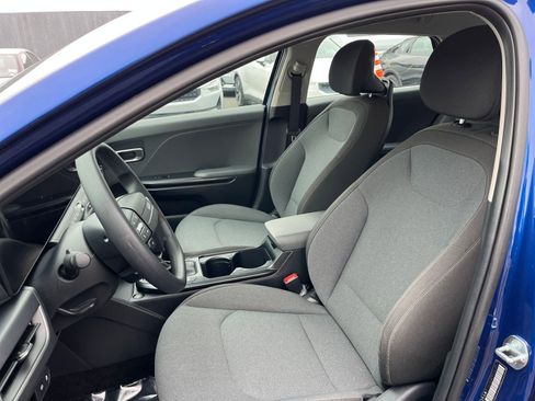 Used 2025 Kia K4 LXS image 35