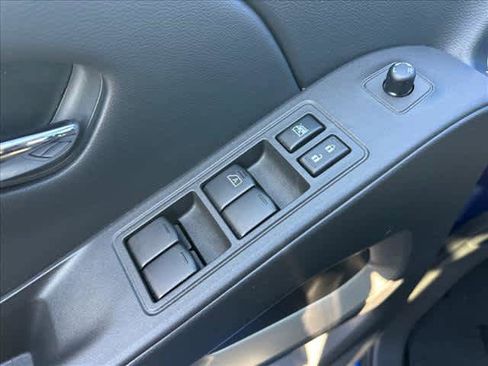 Certified 2025 Nissan Frontier SV image 15