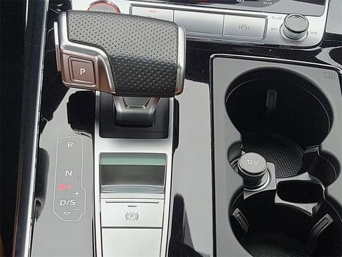 Used 2022 Audi RS Q8 image 20