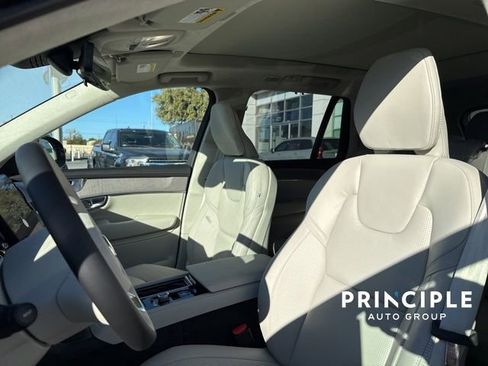 Used 2026 Volvo XC90 B6 Ultra w/ Lounge Package image 23