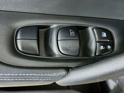 Used 2020 Nissan Rogue SL image 15