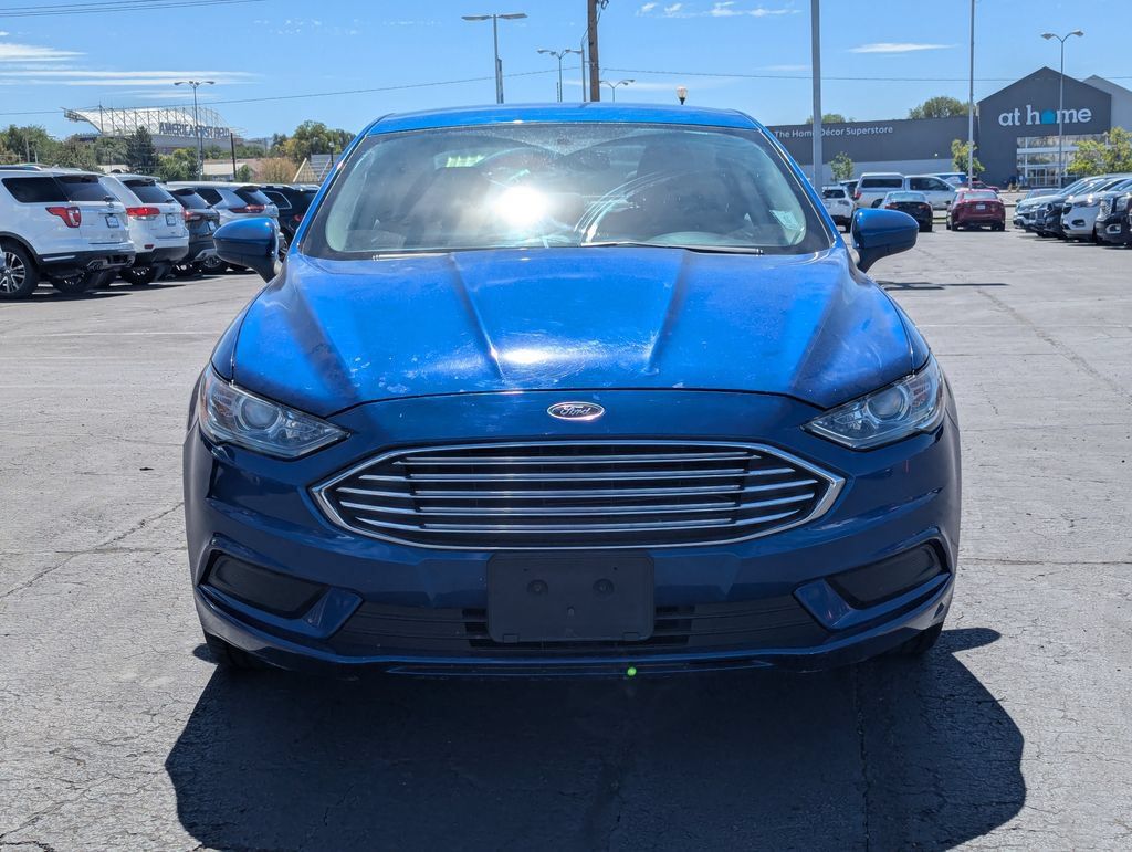 Used 2017 Ford Fusion SE w/ Fusion SE Technology Package FWD image 10