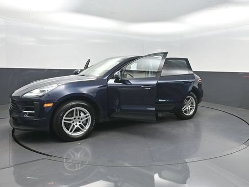 Used 2019 Porsche Macan AWD/4WD image 28