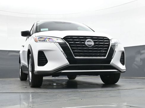 Used 2025 Nissan Kicks Play S image 43