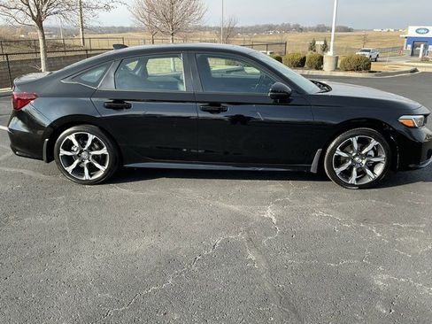 Used 2025 Honda Civic Sport Touring image 2