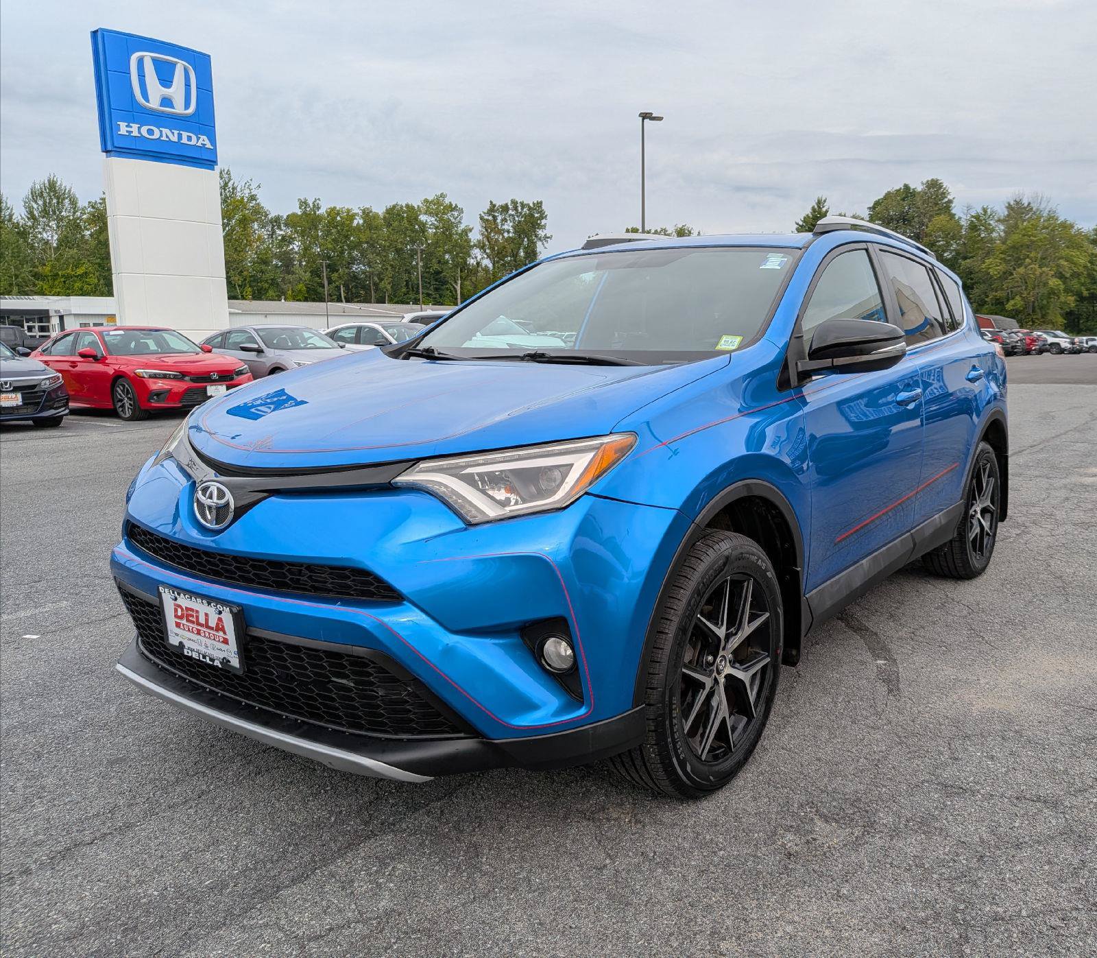 Used 2016 Toyota RAV4 SE AWD/4WD image 4