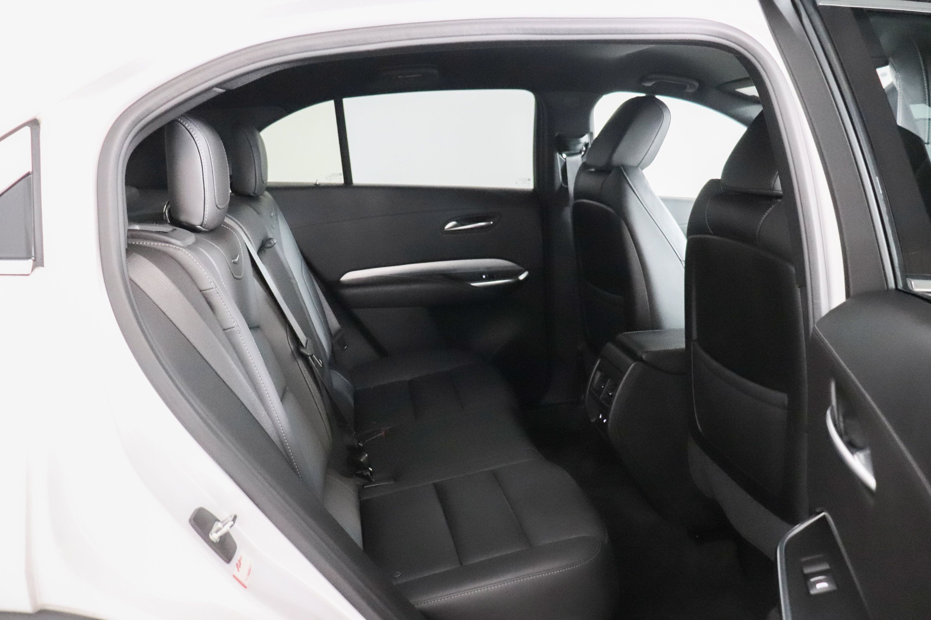 Used 2022 Cadillac XT4 Premium Luxury w/ Enhanced Visibility Package AWD/4WD image 20