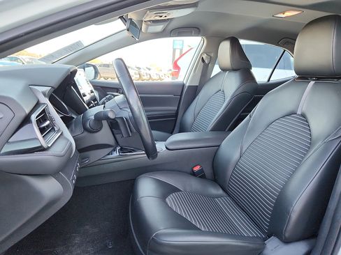 Used 2023 Toyota Camry SE image 13