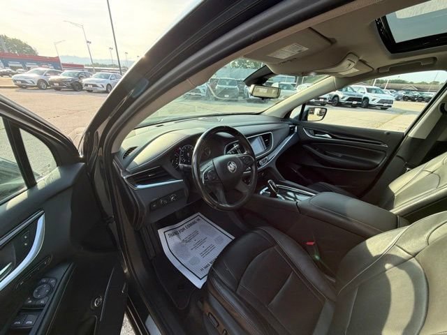 Used 2021 Buick Enclave Avenir w/ Avenir Technology Package AWD/4WD image 9