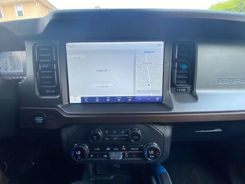 Used 2023 Ford Bronco Outer Banks AWD/4WD image 18