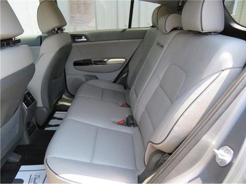 Used 2018 Kia Sportage EX w/ EX Premium Package image 24