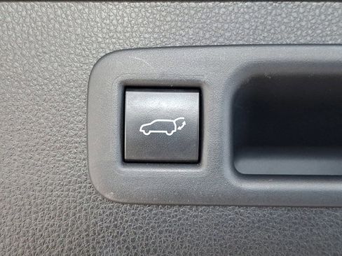 Used 2020 Toyota Highlander Limited image 33