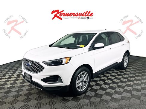 Used 2024 Ford Edge SEL image 3