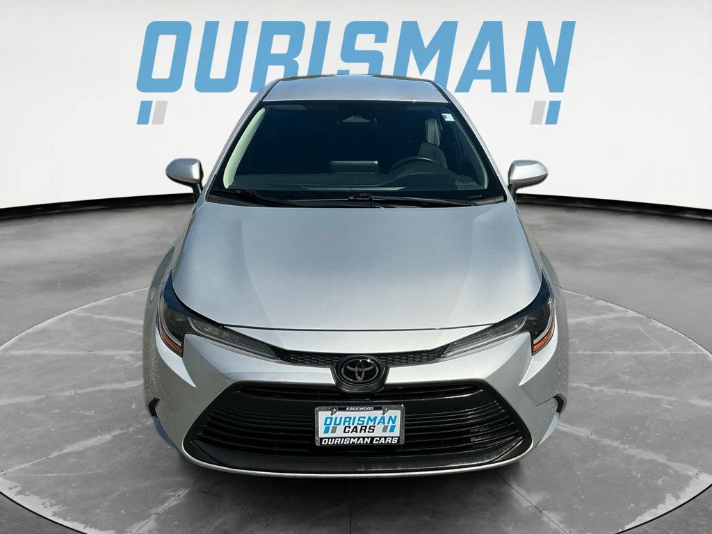 Used 2023 Toyota Corolla LE FWD image 9