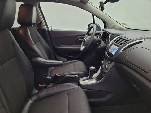 Used 2015 Chevrolet Trax LT w/ LT Plus Package AWD/4WD image 21