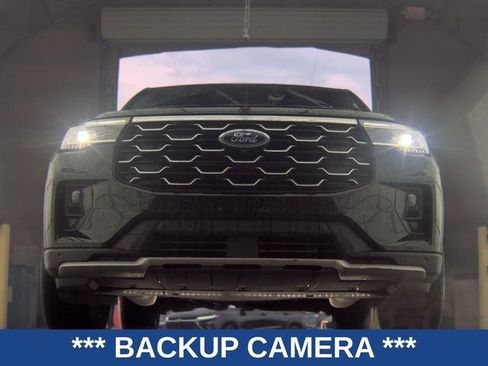 Used 2025 Ford Explorer Platinum w/ LUX Leather Package AWD/4WD image 3