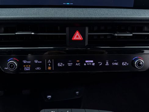Used 2022 Kia EV6 Wind image 25