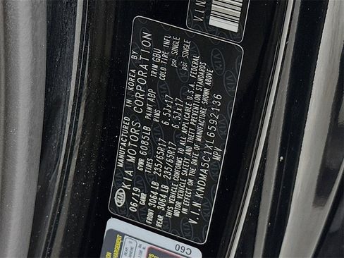 Used 2020 Kia Sedona L image 30