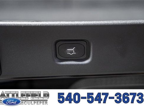 New 2025 Ford Expedition Active image 12