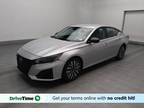 Used 2024 Nissan Altima 2.5 SV image 1