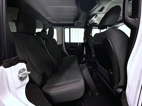 Used 2025 Jeep Wrangler Rubicon image 18