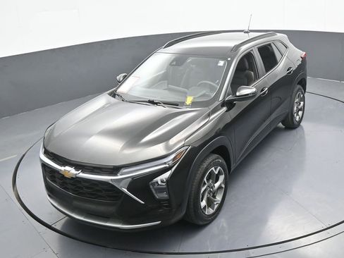 Used 2024 Chevrolet Trax LT image 43