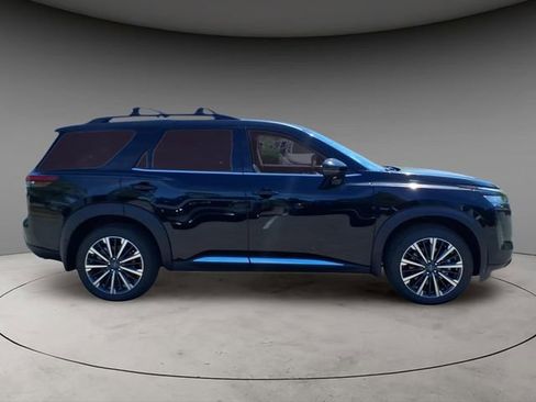 New 2026 Nissan Pathfinder Platinum w/ Cargo Package AWD/4WD image 10