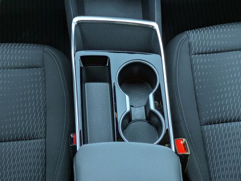 Used 2025 Chevrolet Equinox LT w/ Safety and Technology Package image 6