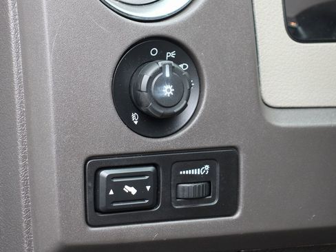 Used 2010 Ford F150 XLT image 18