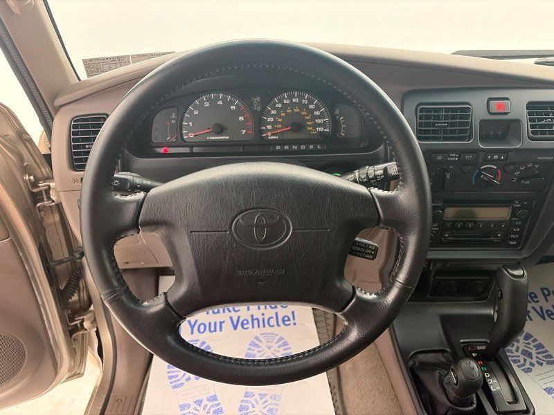 Used 2002 Toyota 4Runner SR5 w/ Leather Trim Pkg AWD/4WD image 19