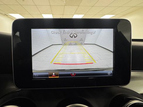 Used 2019 Mercedes-Benz GLC 300 4MATIC image 19