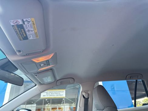 Used 2021 Toyota RAV4 XLE image 24