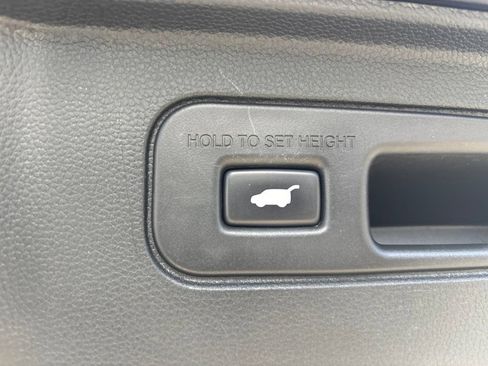 Used 2023 Honda Pilot Touring image 30