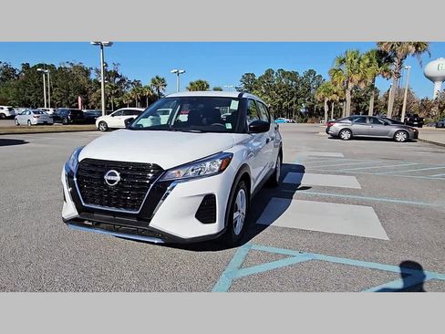 New 2025 Nissan Kicks Play S image 20