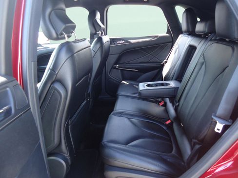 Used 2015 Lincoln MKC FWD image 25