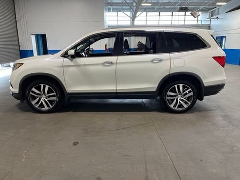 Used 2017 Honda Pilot Elite image 4