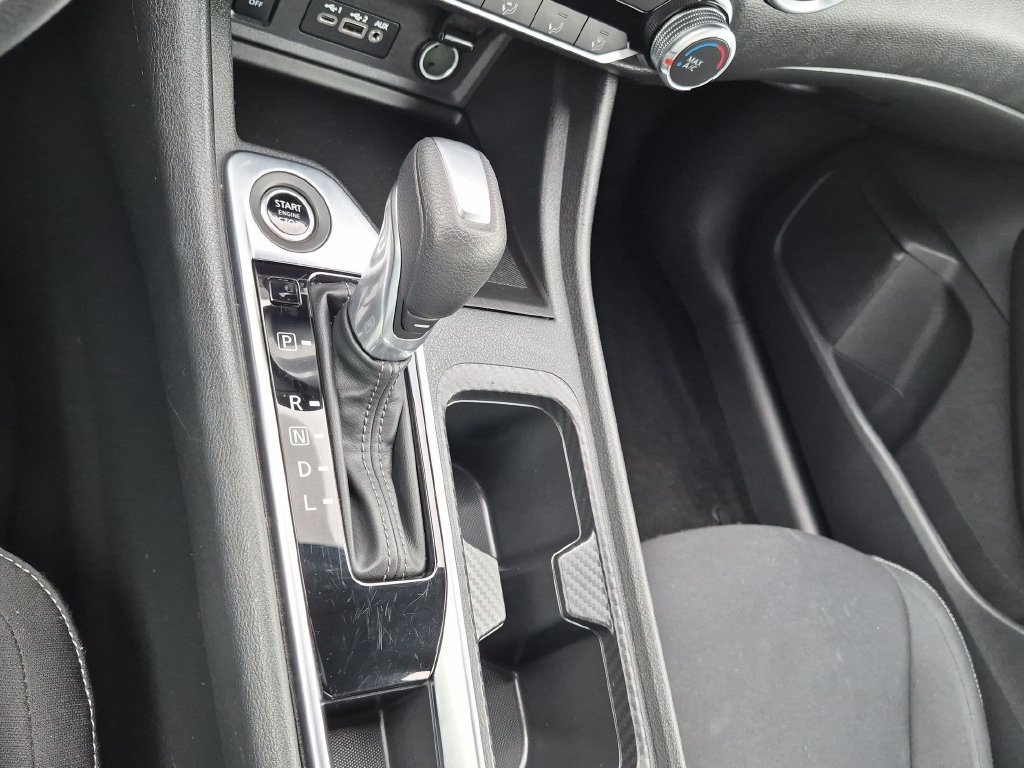 Used 2024 Nissan Sentra SV FWD image 21