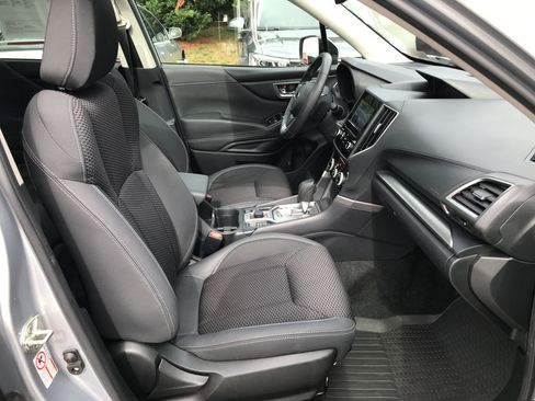 Used 2020 Subaru Forester Premium AWD/4WD image 29