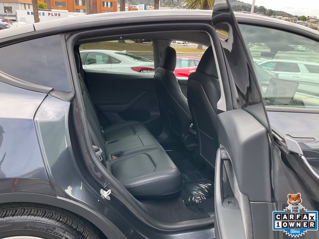 Used 2024 Tesla Model Y 2WD image 44