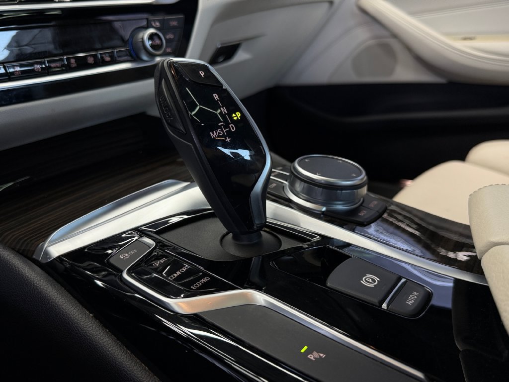 Used 2019 BMW 530i w/ Convenience Package RWD image 21