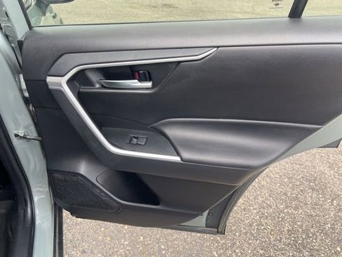 Used 2021 Toyota RAV4 XLE w/ Convenience Package image 15