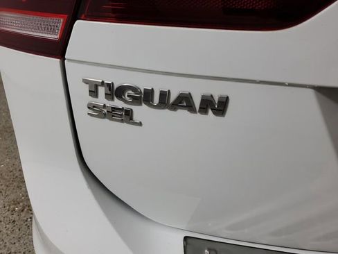 Used 2019 Volkswagen Tiguan SEL FWD image 6
