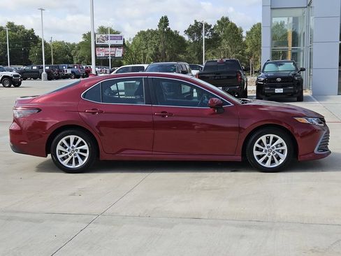 Used 2021 Toyota Camry LE FWD image 10