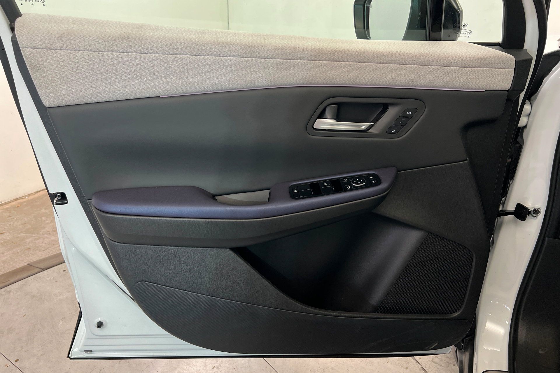 New 2026 Nissan Leaf Platinum+ w/ Illuminated Package FWD image 14