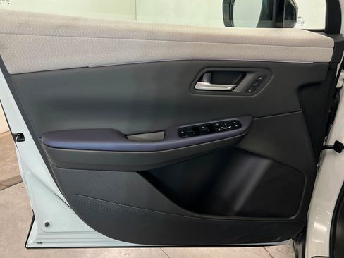 New 2026 Nissan Leaf Platinum+ w/ Illuminated Package FWD image 14