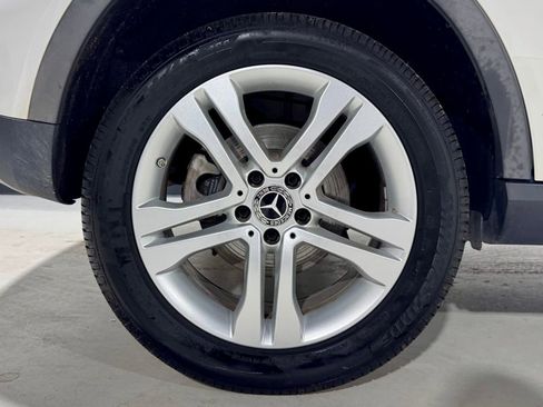 Used 2020 Mercedes-Benz GLA 250 4MATIC w/ Premium Package image 35