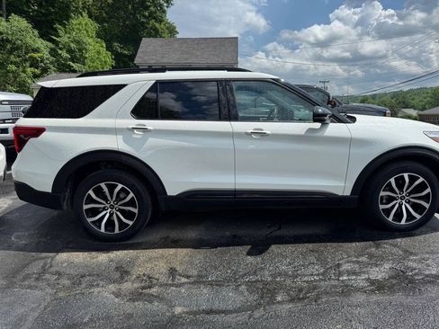 Used 2020 Ford Explorer ST w/ Premium Technology Package AWD/4WD image 3