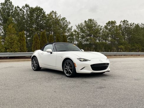 Used 2020 MAZDA MX-5 Miata Grand Touring image 22