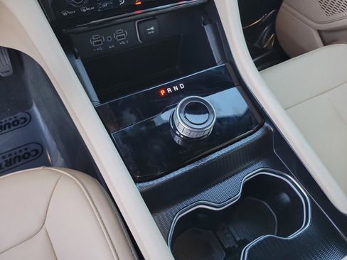 Used 2025 Jeep Grand Cherokee L Limited RWD image 23
