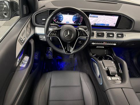 Used 2025 Mercedes-Benz GLS 450 4MATIC image 24